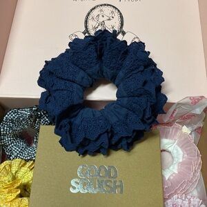 🇬🇧 Good Squish Queen Navy hair scrunchie